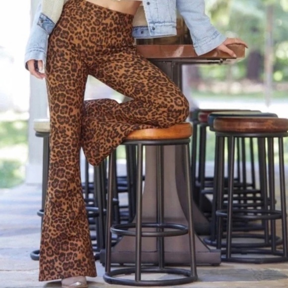 Blank NYC Pants - NWT Blank NYC On The Prowl Faux Suede Flare Pants Stretch Leopard Black Brown 31